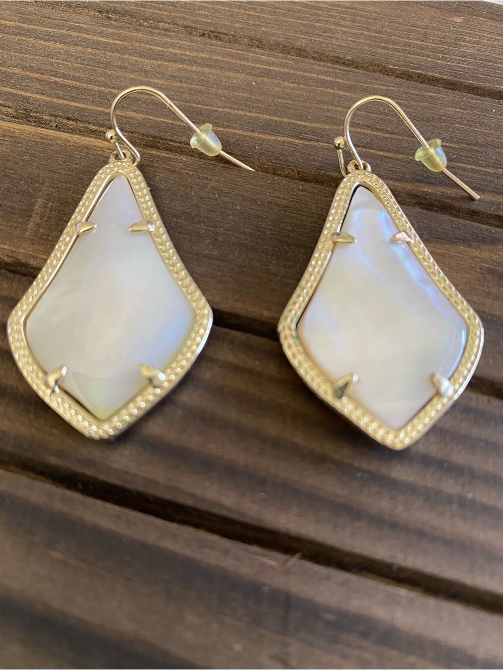 White Mother of Pearl Statement Teardrop Earrings Gold Tone Geometric Dangle